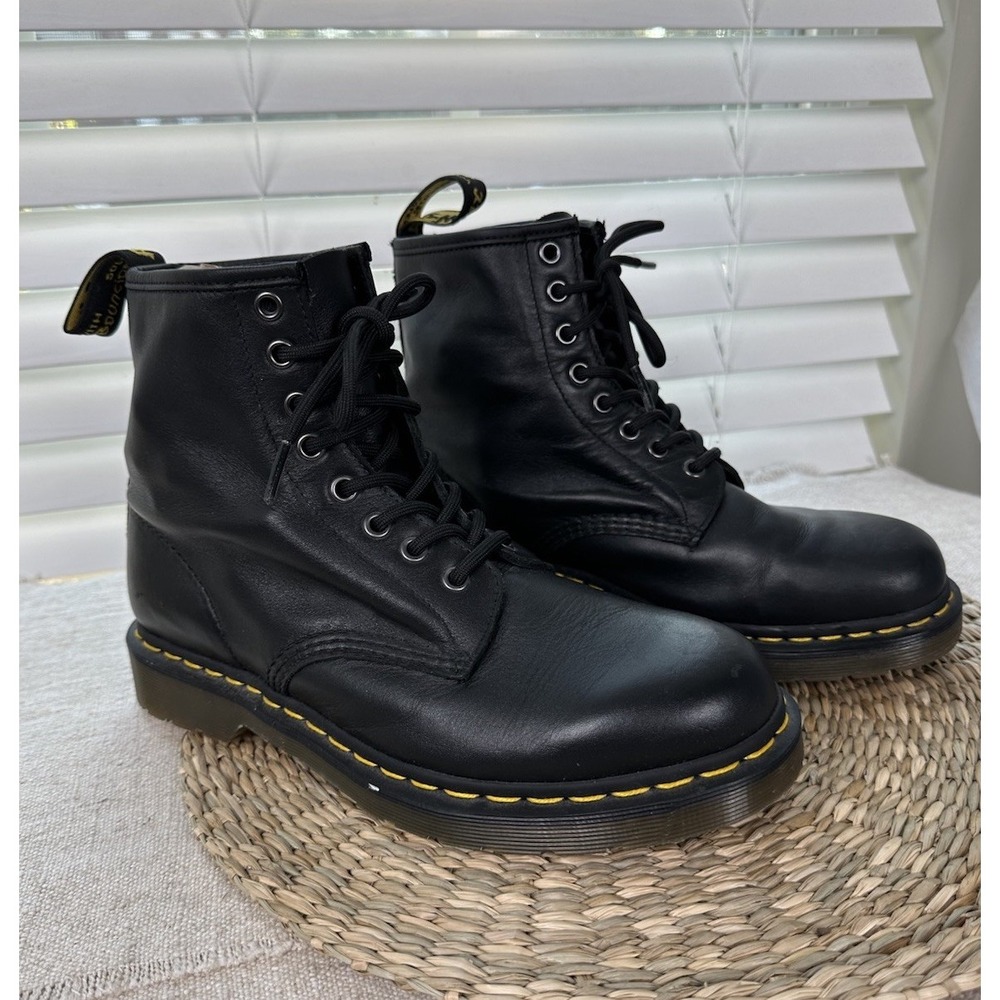 Dr. Martens 1460 Black Smooth Leather 8 Eye Boots Mens US 8 Womens 9 EU 41